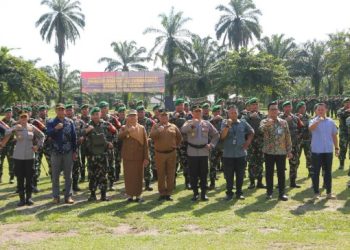 Wali Kota Pematangsiantar Wesly Silalahi, SH, MKn Diwakili Wakil Wali Kota Herlina & Danyonif 122/Tombak Sakti (TS) Letkol Inf Jati Yuli Ardiputra, Lepas Keberangkatan Satgas Pengamanan Perbatasan Statis Republik Indonesia (RI)-Papua Nugini TA 2026.