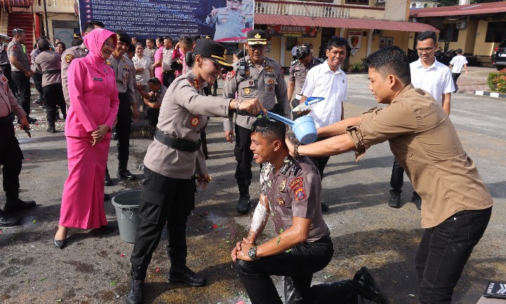 Polres Pematangsiantar Laksanakan Upacara Kenaikan Pangkat Perwira & Bintara Periode 1 Juli Tahun 2026.