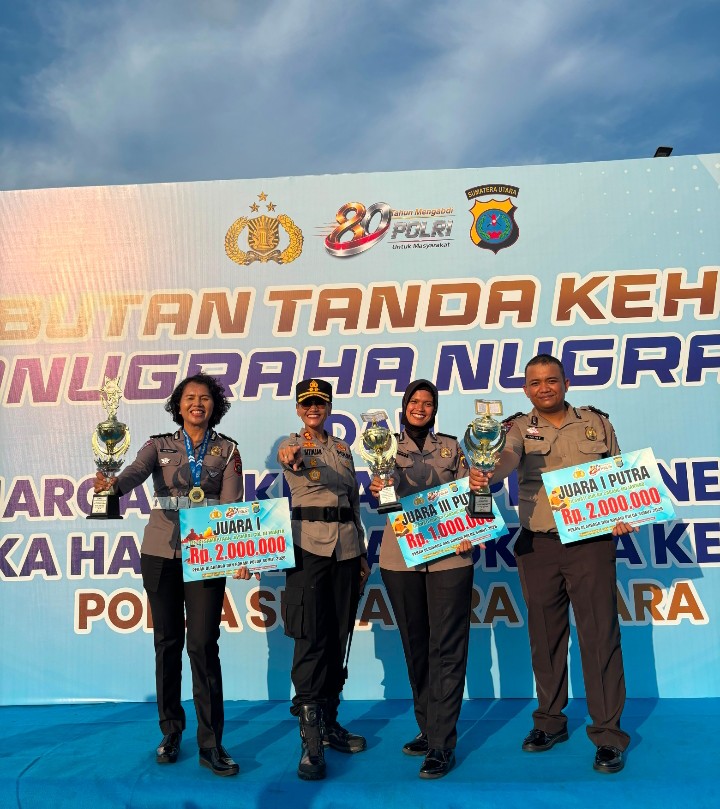 Tiga Personil Polres Pematangsiantar Terima Penghargaan Dari Kapolda Sumut.
