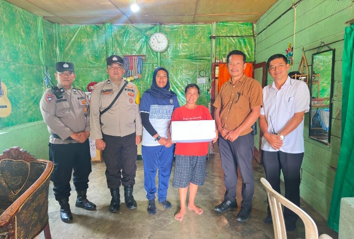 Jumat Berkah, Polsek Siantar Selatan Berikan Bansos Kepada Warga Membutuhkan.