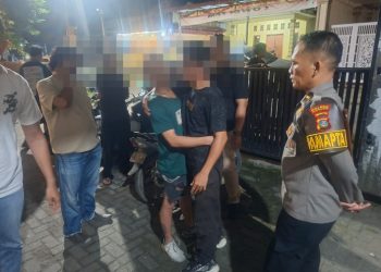 Tinjut Laporan CC 110, Polres Pematangsiantar Mediasi Keributan di Jalan Padang Sidempuan.