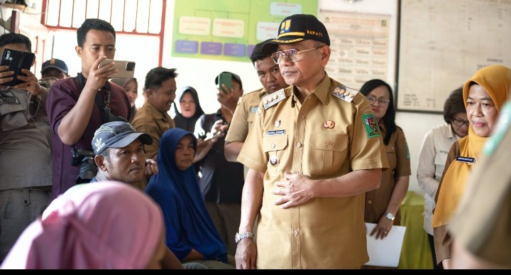 Penuh Haru, Bupati Simalungun Tinjau Korban Puting Beliung di Pematang Bandar & Berikan Bantuan.