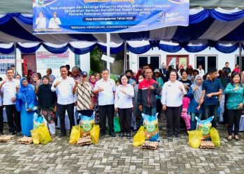 Wali Kota Pematangsiantar Wesly Silalahi, SH, MKn diwakili Staf Ahli Bidang Pemerintahan Dra Happy Oikumenis Daely Hadiri Acara Penyaluran Bantuan Rehabilitasi Sosial Dasar Tahun Anggaran (TA) 2026.