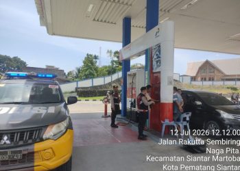 Antisipasi Guantibmas Sat Samapta Polres Pematangsianțar Monitoring Pengisian BBM di SPBU.