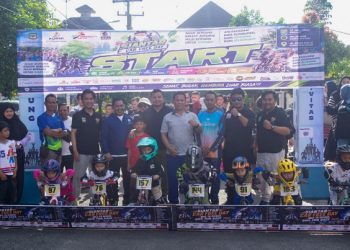 Wali Kota Pematangsiantar Wesly Silalahi, SH, MKn Diwakili Sekda Junaedi Antonius Sitanggang, SSTP, MSi Buka Kegiatan Siantar Car Free Day (CFD).