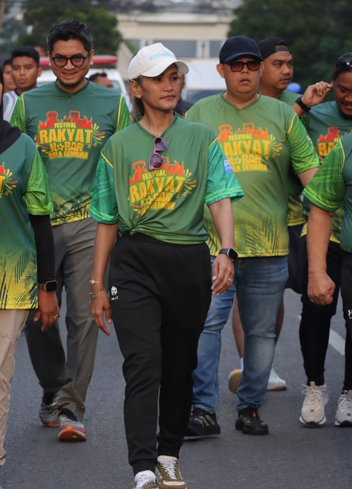 Perkuat Sinergitas, Kapolres Pematangsiantar Gerak Jalan Santai Bersama Forkopimda & Masyarakat.