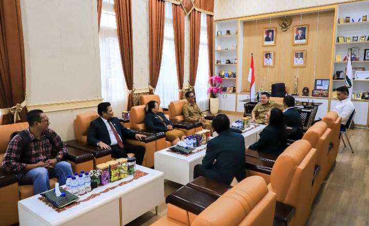 Wali Kota Pematangsiantar Wesly Silalahi, SH, MKn Sambut Silaturahmi Sekaligus Audiensi Pengurus Cabang Terpilih Ikatan Dokter Indonesia (IDI) Pematangsiantar -Simalungun Masa Bakti 2025 - 2028.