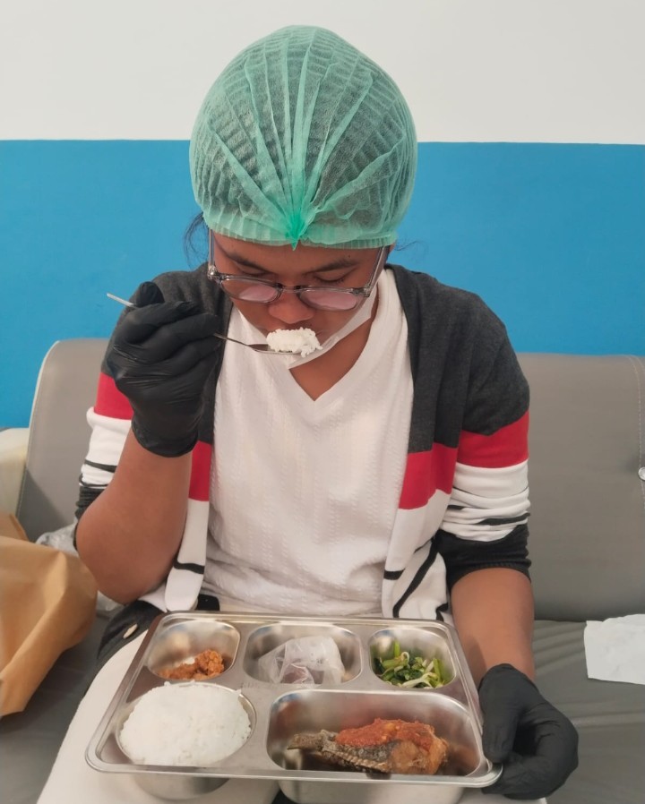 Cek Kandungan Kimia Hingga Rasa, Tim Dokkes Polres Simalungun Pastikan Keamanan Ribuan Porsi Makanan Program Makan Bergizi Gratis.