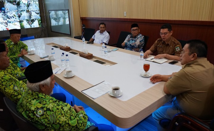 Wali Kota Pematangsiantar Wesly Silalahi, SH, MKn Sambut silaturahmi Dewan Masjid Indonesia (DMI) Kota Pematangsiantar.