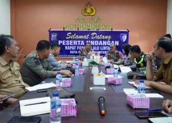 Pemko Pematangsiantar & Polres Pematangsiantar Gelar Rapat Forum Lalu Lintas di Ruang Rupatama Mapolres.
