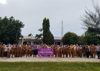 Jadi Inspektur Upacara, Kapolsek Dolok Batu Nanggar Tanamkan "Knowledge is Power But Character is More" Kepada Pelajar SMPN 1.
