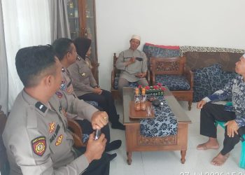 Jalin Silaturahmi, Kapolsek Siantar Utara Kunjungi Kerumah Ketua Majelis Ulama Kecamatan Siantar Utara.