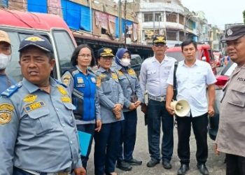 Polsek Siantar Barat Penertiban Parkir & Bongkar Muat Barang di Badan Jalan Merdeka Pasar Horas.