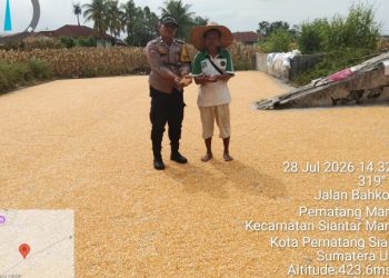 Polsek Siantar Marihat Sambang Petani Binaan di Jalan Bahkora II.