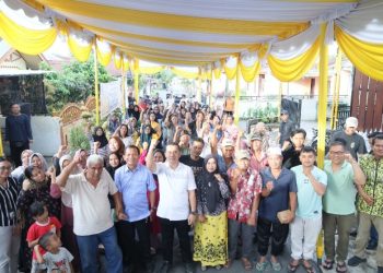 Wakil Ketua DPRD Kota Pematangsiantar Ir. Daud Simanjuntak, MM Foto Bersama Dengan Peseta Saat mengikuti Kegiatan Sosialiasi Penyebarluasan Ideologi Pancasila & Penguatan Wawasan Kebangsaan.