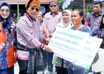 Pemkab Simalungun Terus Berupaya Dekatkan Pelayanan Kepada Masyarakat : Lansia Mendapat Perhatian Serius.