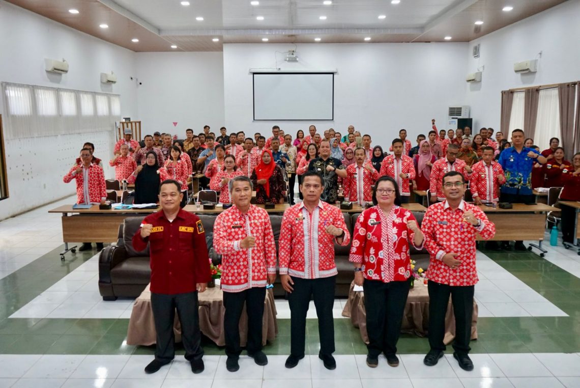 Wali Kota Pematangsiantar Wesly Silalahi, SH, MKn Diwakili Sekda Junaedi Antonius Sitanggang, SSTP, MSi Pimpin Rakor Tindak Lanjut Temuan PPATK Terkait Keluarga Penerima Manfaat (KPM) Bansos Terindikasi Judol.