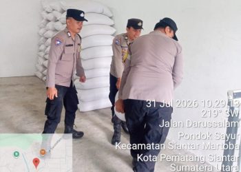 Bhabinkamtibmas Bersama Petani Binaan Jual Jagung Ke Bulog Cabang Pematangsiantar.