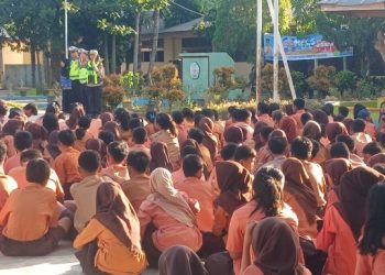 Polantas Karib, Sat Lantas Polres Pematangsiantar Berikan Himbauan & Edukasi Lalu Lintas di SMP Negeri 9.