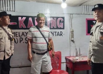 Bhabinkamtibmas Polsek Siantar Utara SALING di Pos Kamling Jalan Tanah Jawa.