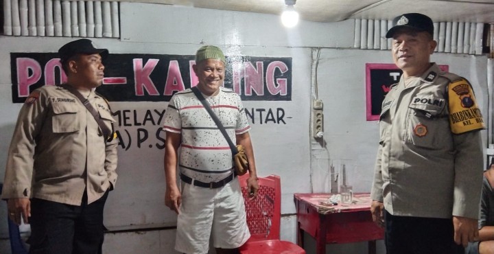 Bhabinkamtibmas Polsek Siantar Utara SALING di Pos Kamling Jalan Tanah Jawa.