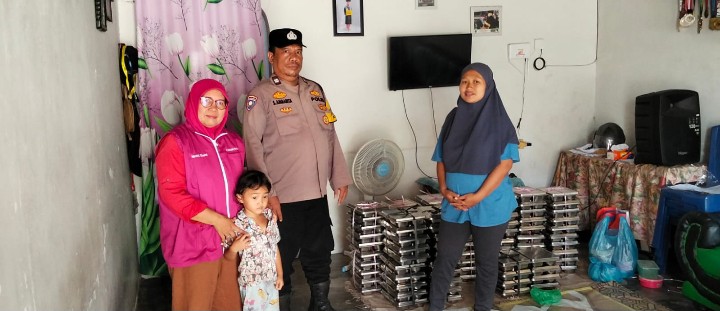 Polsek Siantar Martoba Montoring Distribusi MBG di Posyandu Jalan Madrasah.