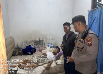 Polsek Siantar Martoba Cek TKP Laporan Dugaan Penyekapan Lansia di Rumah Jalan Deyah.