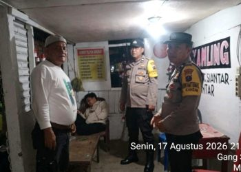 Bhabinkamtibmas Polsek Siantar Utara SALING di Pos Kamling Melayu Himbau Kamtibmas.