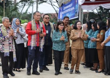 Ketua TP PKK Kota Pematangsiantar Ny Liswati Wesly Silalahi Sambut Tim Evaluasi Lomba IVA Test Tingkat Provinsi Sumut Tahun 2026 di Kecamatan Siantar Selatan.