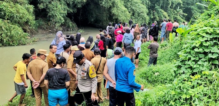 BPBD Simalungun Gerak Cepat Bantu Tim Gabungan Pencarian Anak Hanyut di Sungai Tanjung Pinggir.