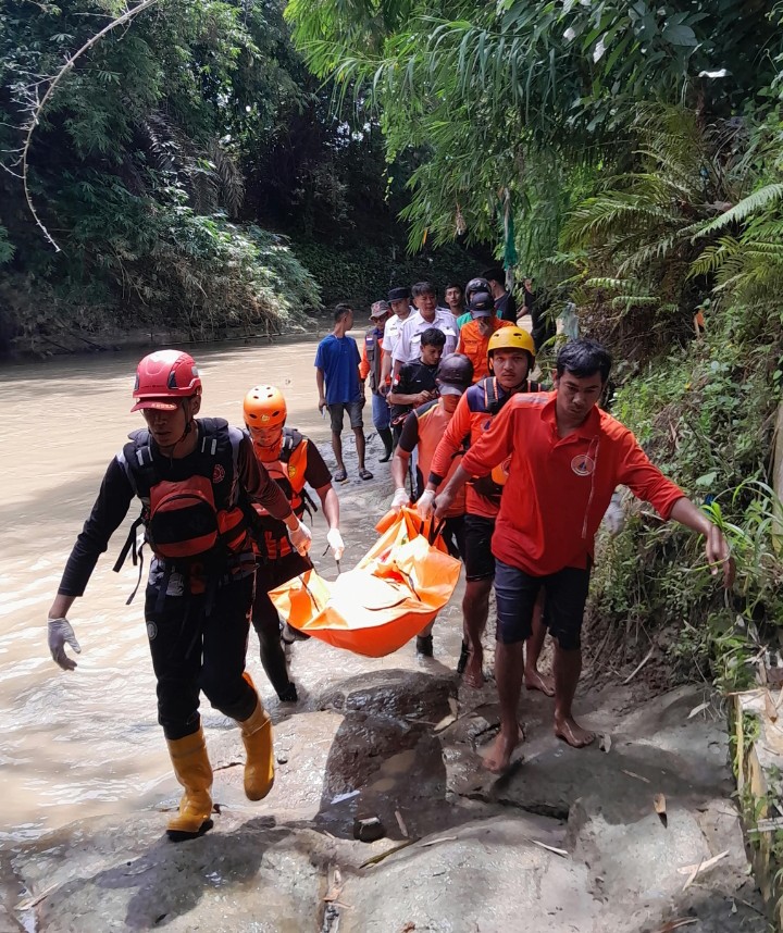 Bocah Hanyut di Bah Sosopan Ditemukan, BPBD Kota Pematangsiantar Sampaikan Terimakasih Pada Masyarakat & Seluruh Pihak Yang Terlibat.