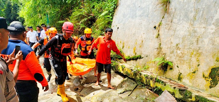 Dua Hari Pencarian, Korban Hanyut di Sungai Tanjung Pinggir Berhasil Ditemukan.