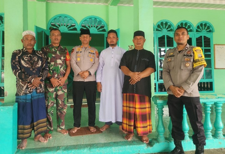 Jaga Kekhusyukan Ibadah, Kapolsek Silou Kahean Perkuat Kamtibmas & Ajak Jamaah Perangi Narkoba.