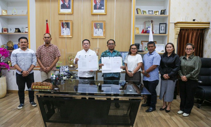 Wali Kota Pematangsiantar Wesly Silalahi, SH, MKn Menerima Audiensi Rektor UHKBPN Pematangsiantar Dr Muktar B Panjaitan MPd.