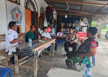 Bhabinkamtibmas Polsek Siantar Martoba Sambang Kamtibmas di Ndraha Taylor Antisipasi Kebakaran.
