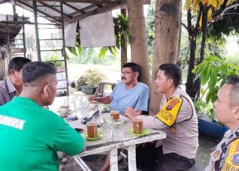 Polsek Siantar Selatan Sampaikan Himbauan Waspada Karhutla Kepada Warga Jalan Narumondah.