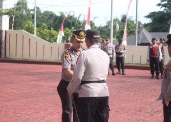 Momen Haru & Bangga, Kompol Suit Purba Dasuha Terima Kenaikan Pangkat Pengabdian di Polres Simalungun.