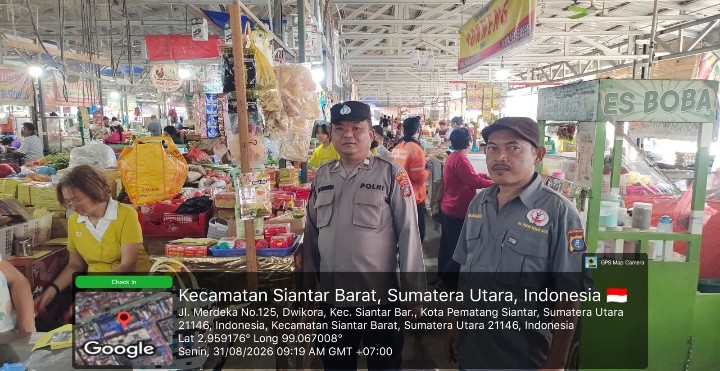 Polsek Siantar Barat Patroli Jalan Kaki Antisipasi 3C di Pasar Horas.