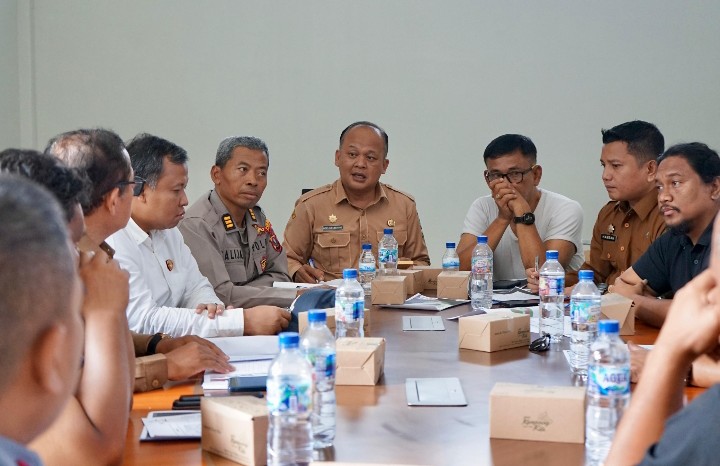 Asisten Pemerintahan dan Kesejahteraan Rakyat Setdako Fidelis Edy Suranta Sembiring, SSTP, MSi Mewakili Wali kota Pematangsiantar Pimpin Rapat Persiapan Pelaksanaan Wali kota Cup Siantar Road Race 2026.
