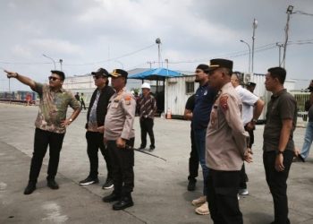 Kapolres Simalungun Turun Langsung Pimpin Penanganan Kebakaran Pabrik PT Evyap Sabun Indonesia di KEK Sei Mangkei, Tiga Pekerja Las Meninggal Dunia.