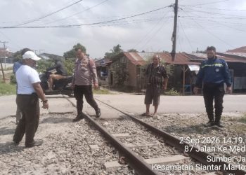Karyawan PT.KAI Disambar Kereta Api , Polsek Siantar Martoba Cek TKP Diperlintasan Jalan Tambun Timur.