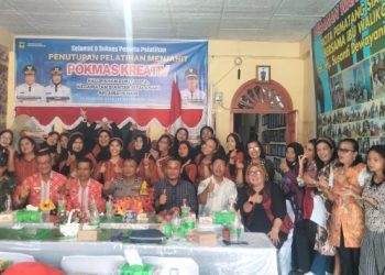 Teks Foto : Para Peserta Foto Bersama.