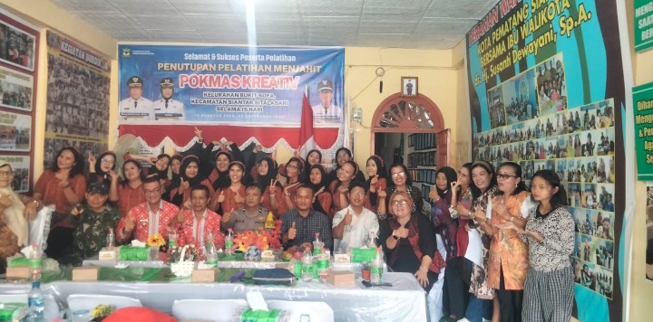 Teks Foto : Para Peserta Foto Bersama.