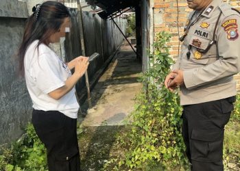 Polsek Siantar Martoba Cek TKP Dugaan Pencurian di Jalan Sumber Jaya.
