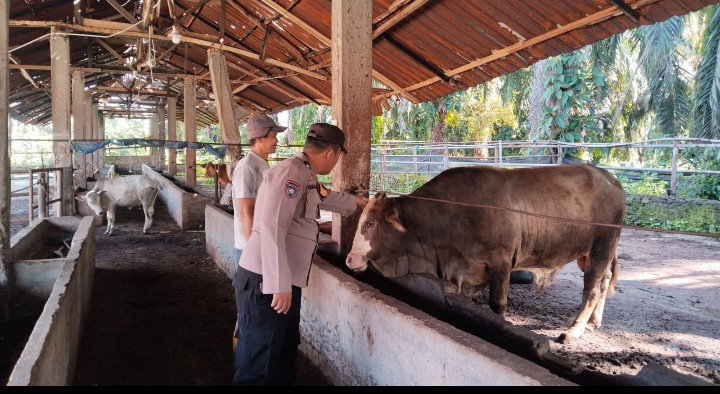 Bhabinkamtibmas Polsek Siantar Martoba Sambang Kamtibmas di UD Lekerkam.