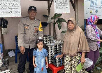 Bhabinkatibmas Polsek Siantar Barat Montoring Distribusi MBG di Posyandu C1/05.