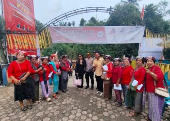 Dihadiri 1.500 Tamu Undangan, Kapolsek Silou Kahean Pimpin Pengamanan Pelantikan Ketua P3BP Kecamatan Silou Kahean.