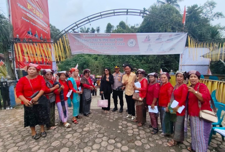 Dihadiri 1.500 Tamu Undangan, Kapolsek Silou Kahean Pimpin Pengamanan Pelantikan Ketua P3BP Kecamatan Silou Kahean.