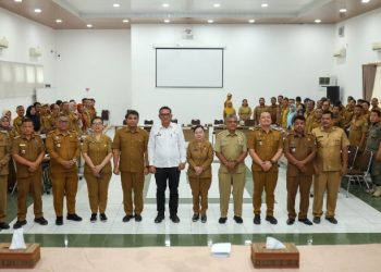 Wali Kota Pematangsiantar Wesly Silalahi, SH, MKn Diwakili Staf Ahli Bidang Pemerintahan Dra. Happy Oikumenis Daely Buka Forum Group Discussion (FGD) Penyusunan Draft Perwa Pematangsiantar Tentang Penyelenggaraan Prasarana, Sarana & Utilitas Umum (PSU) Perumahan dan Kaveling Komersial Perumahan.