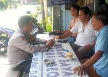 Bhabinkamtibmas Polsek Siantar Marihat Sambang Antisipasi Curanmor di Jalan Pisang.